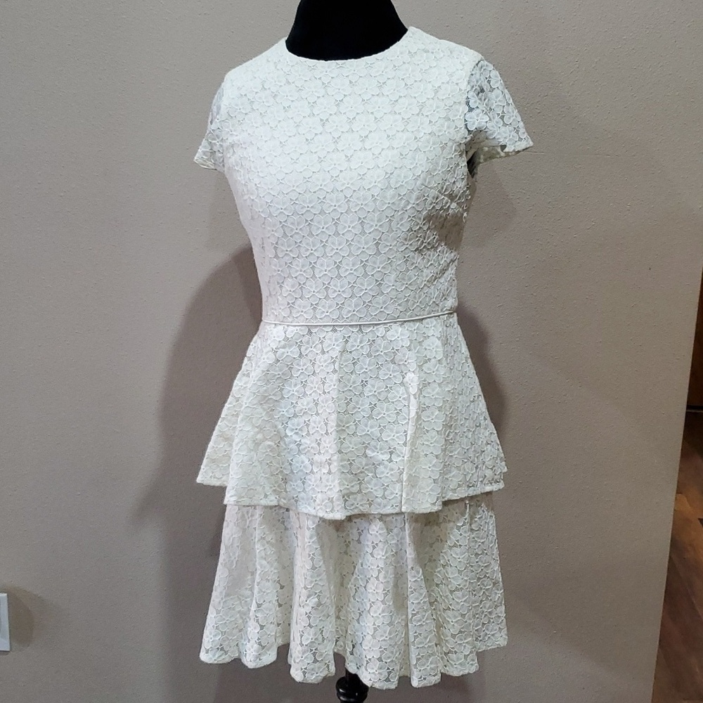 Gal meets glam white daisy lace tiered short sleeve dress